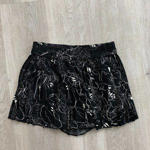 WORN ONCE Leith flowy printed shorts - size S